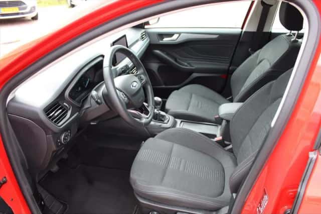 Ford Focus (2020) thumbnail 6