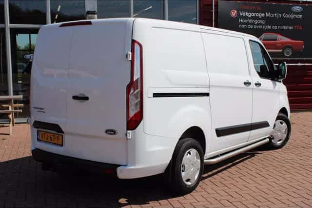 Ford Transit (2023) thumbnail 2