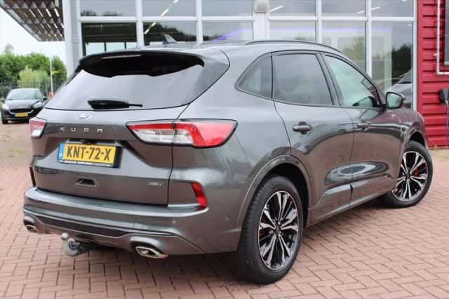 Ford Kuga (2022) thumbnail 2