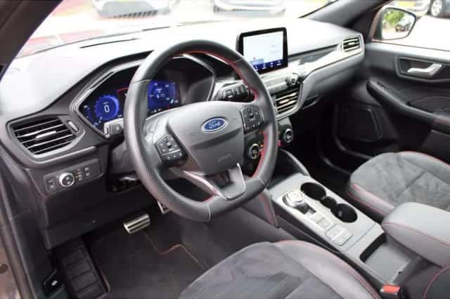 Ford Kuga (2022) thumbnail 6
