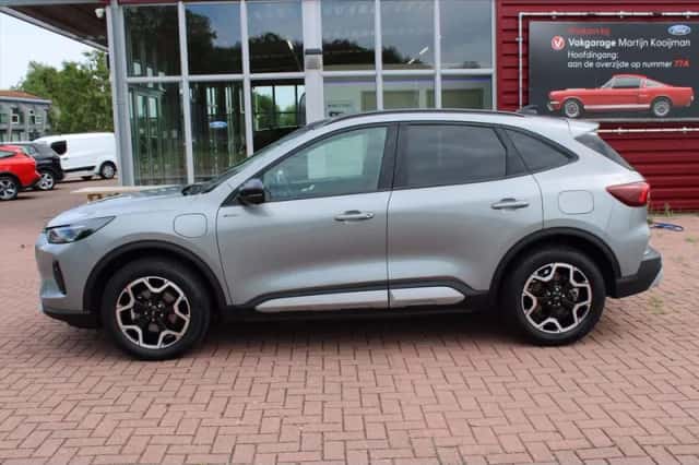 Ford Kuga (2024) thumbnail 3
