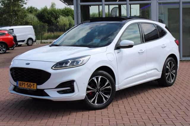 Ford Kuga (2022) thumbnail 1