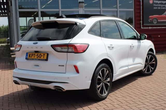 Ford Kuga (2022) thumbnail 2