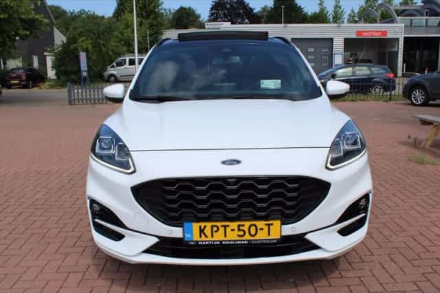 Ford Kuga (2022) thumbnail 5