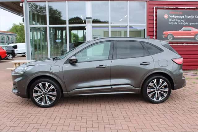 Ford Kuga (2023) thumbnail 3