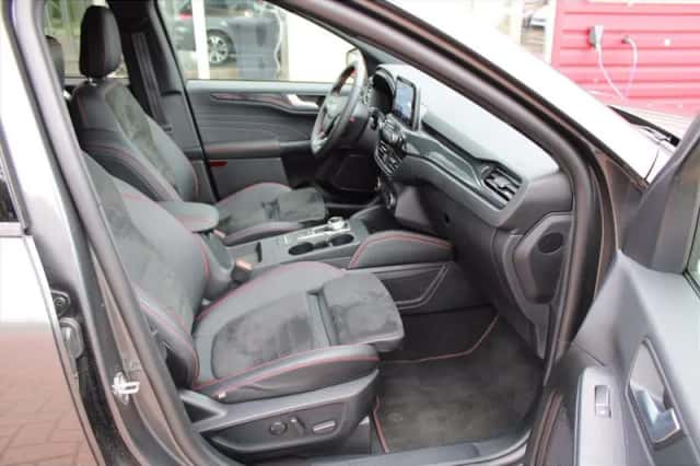 Ford Kuga (2023) thumbnail 5