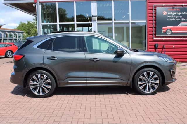 Ford Kuga (2023) thumbnail 4