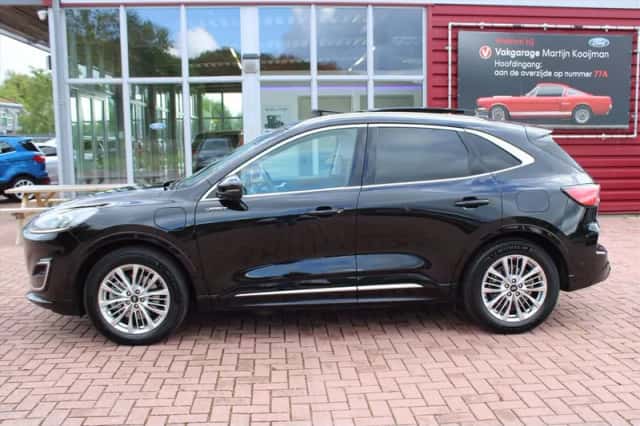 Ford Kuga (2021) thumbnail 3