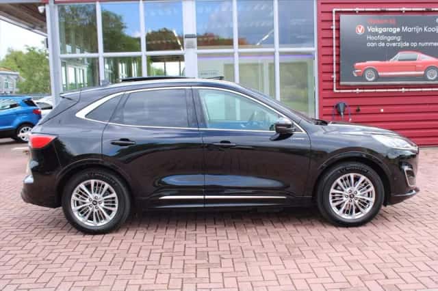 Ford Kuga (2021) thumbnail 4
