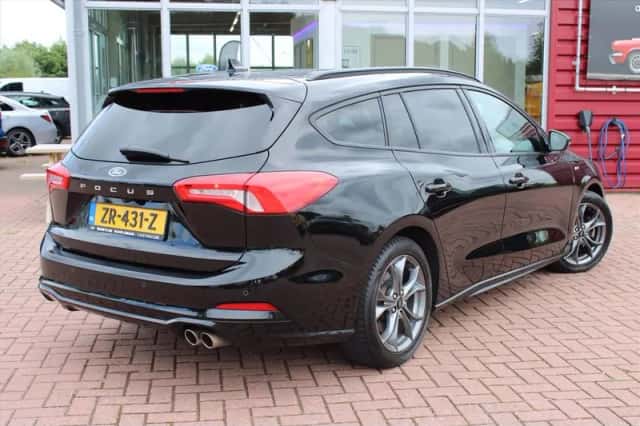 Ford Focus (2019) thumbnail 2