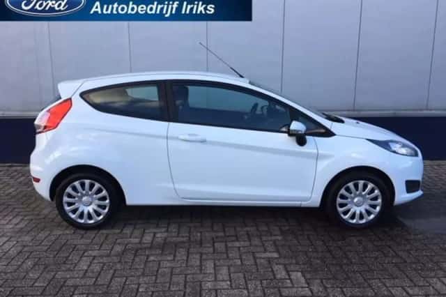 Ford Fiesta (2015) thumbnail 4