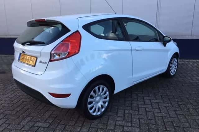 Ford Fiesta (2015) thumbnail 6