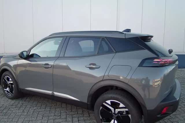 Peugeot 2008 (2024) thumbnail 5