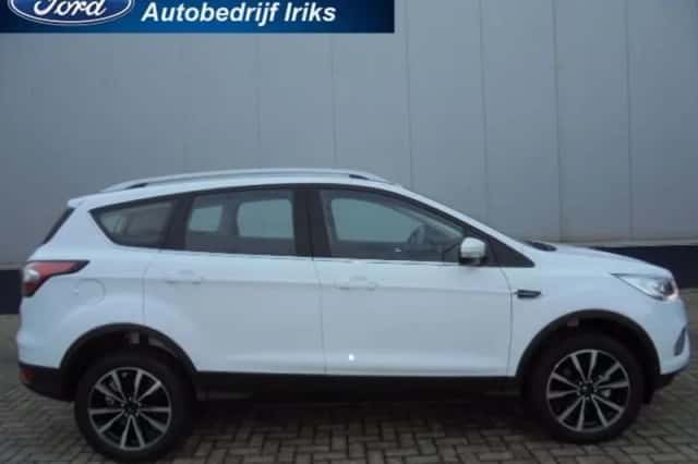 Ford Kuga (2019) thumbnail 3