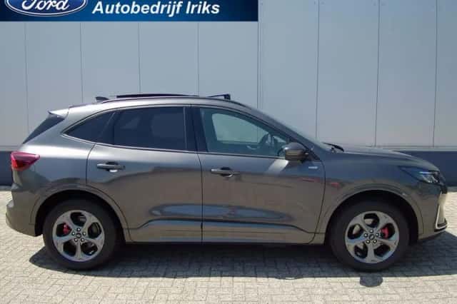 Ford Kuga (2025) thumbnail 4
