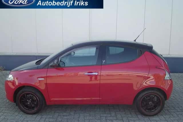 Lancia Ypsilon (2012) thumbnail 4