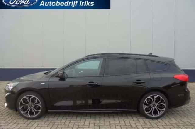 Ford Focus (2020) thumbnail 3