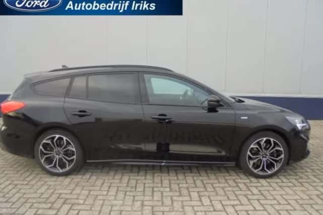 Ford Focus (2020) thumbnail 4