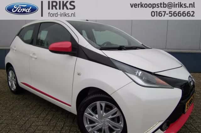 Toyota Aygo (2016) thumbnail 2
