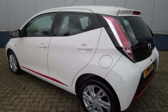 Toyota Aygo (2016) thumbnail 5