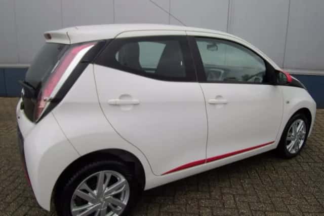 Toyota Aygo (2016) thumbnail 6