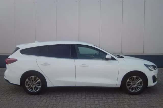 Ford Focus (2023) thumbnail 4