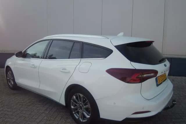 Ford Focus (2023) thumbnail 5