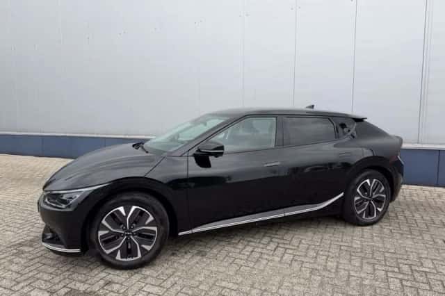 Kia EV6 (2023) thumbnail 2