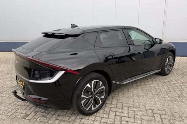 Kia EV6 (2023) thumbnail 3