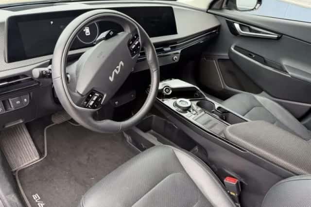 Kia EV6 (2023) thumbnail 4