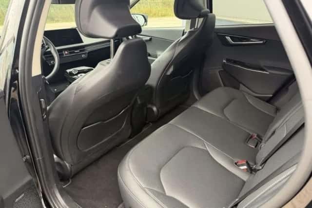 Kia EV6 (2023) thumbnail 6