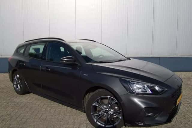 Ford Focus (2021) thumbnail 2