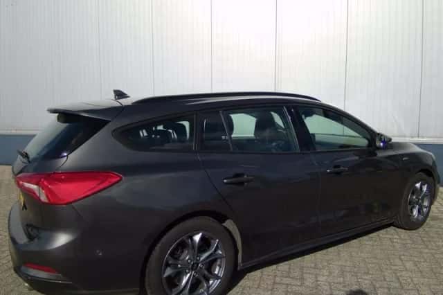 Ford Focus (2021) thumbnail 6