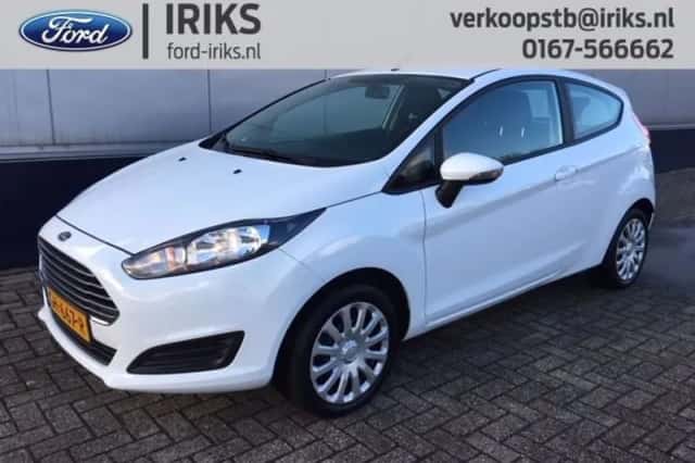 Ford Fiesta (2015) thumbnail 2
