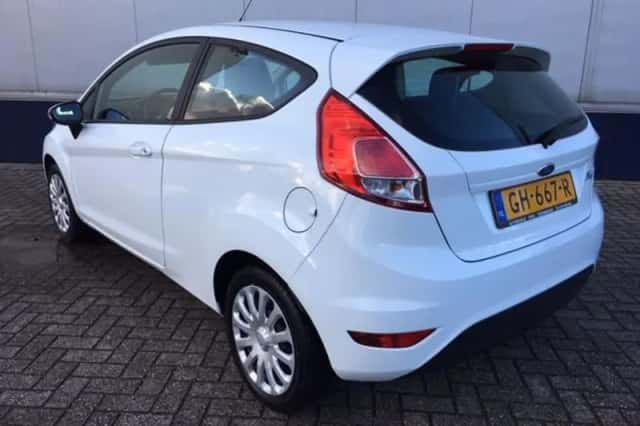 Ford Fiesta (2015) thumbnail 5