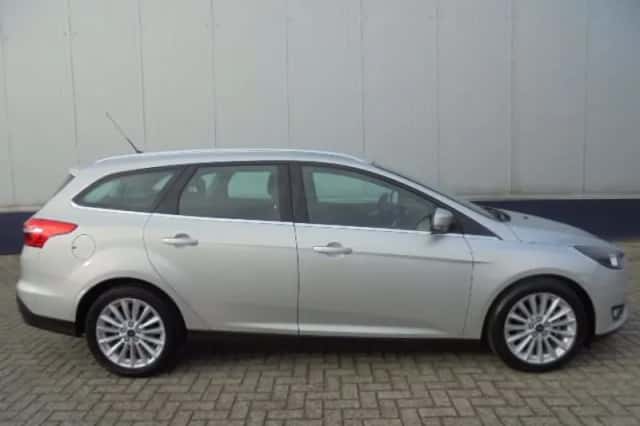 Ford Focus (2016) thumbnail 3