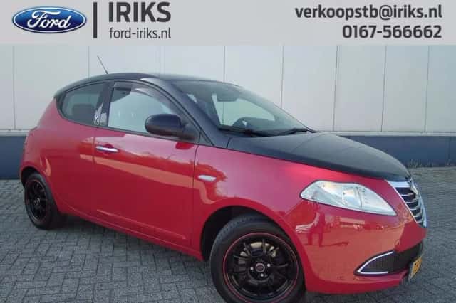 Lancia Ypsilon (2012) thumbnail 2