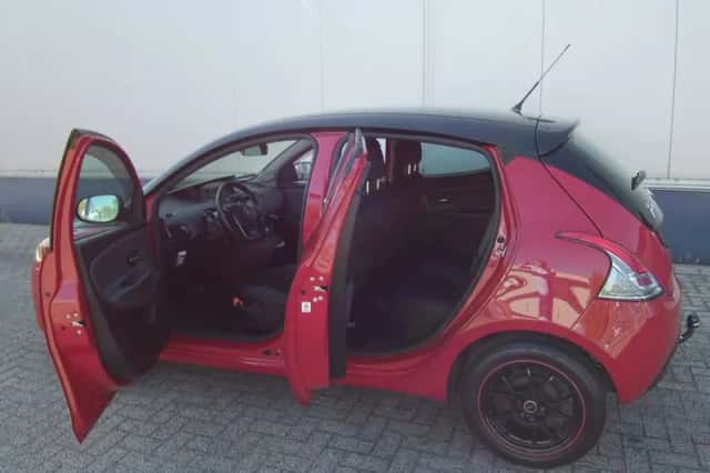 Lancia Ypsilon (2012) thumbnail 6