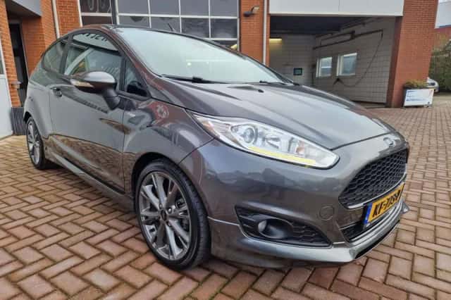 Ford Fiesta (2016) thumbnail 4