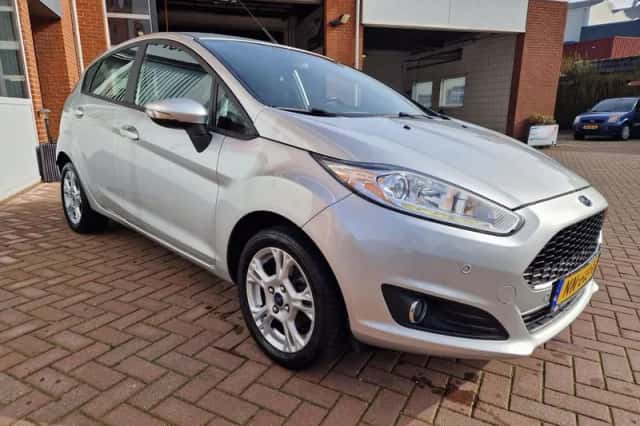 Ford Fiesta (2017) thumbnail 4