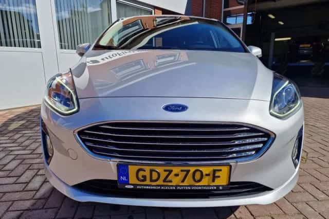 Ford Fiesta (2021) thumbnail 3