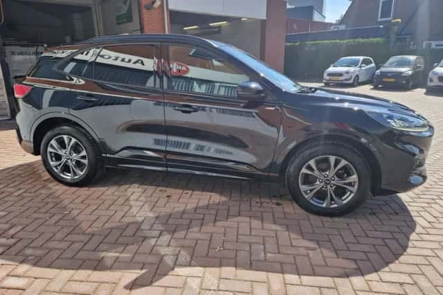 Ford Kuga (2023) thumbnail 5