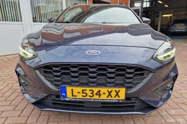 Ford Focus (2020) thumbnail 3