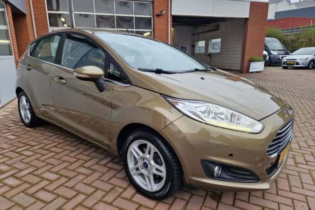 Ford Fiesta (2014) thumbnail 4