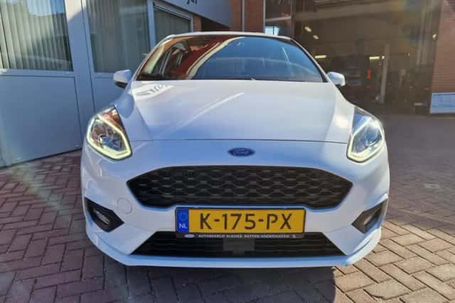 Ford Fiesta (2021) thumbnail 3