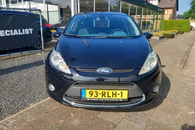 Ford Fiesta (2011) thumbnail 4