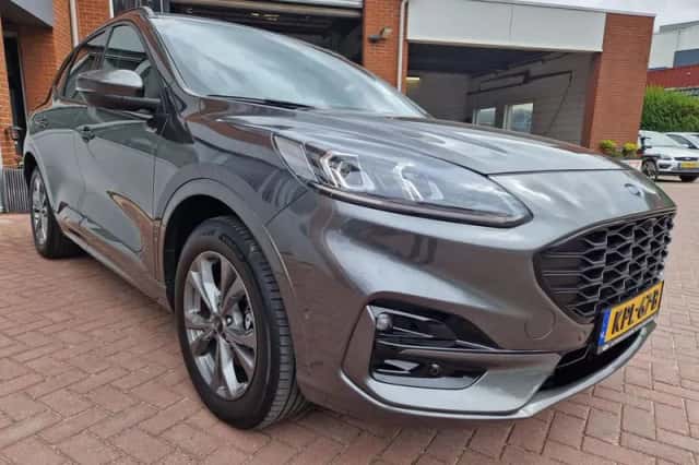 Ford Kuga (2021) thumbnail 4