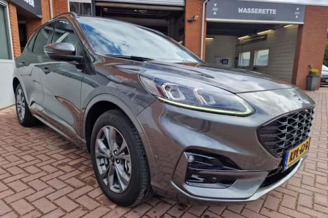 Ford Kuga (2021) thumbnail 4