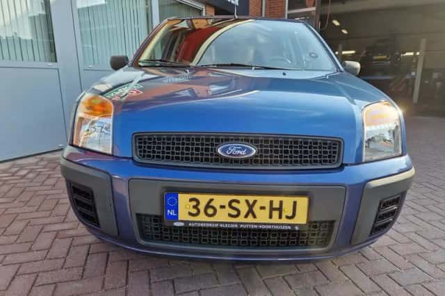 Ford Fusion (2006) thumbnail 4