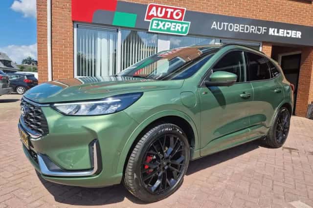 Ford Kuga (2024) thumbnail 3